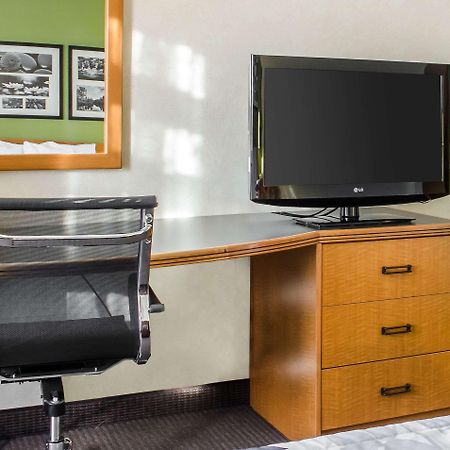 Sleep Inn & Suites Bensalem Buitenkant foto