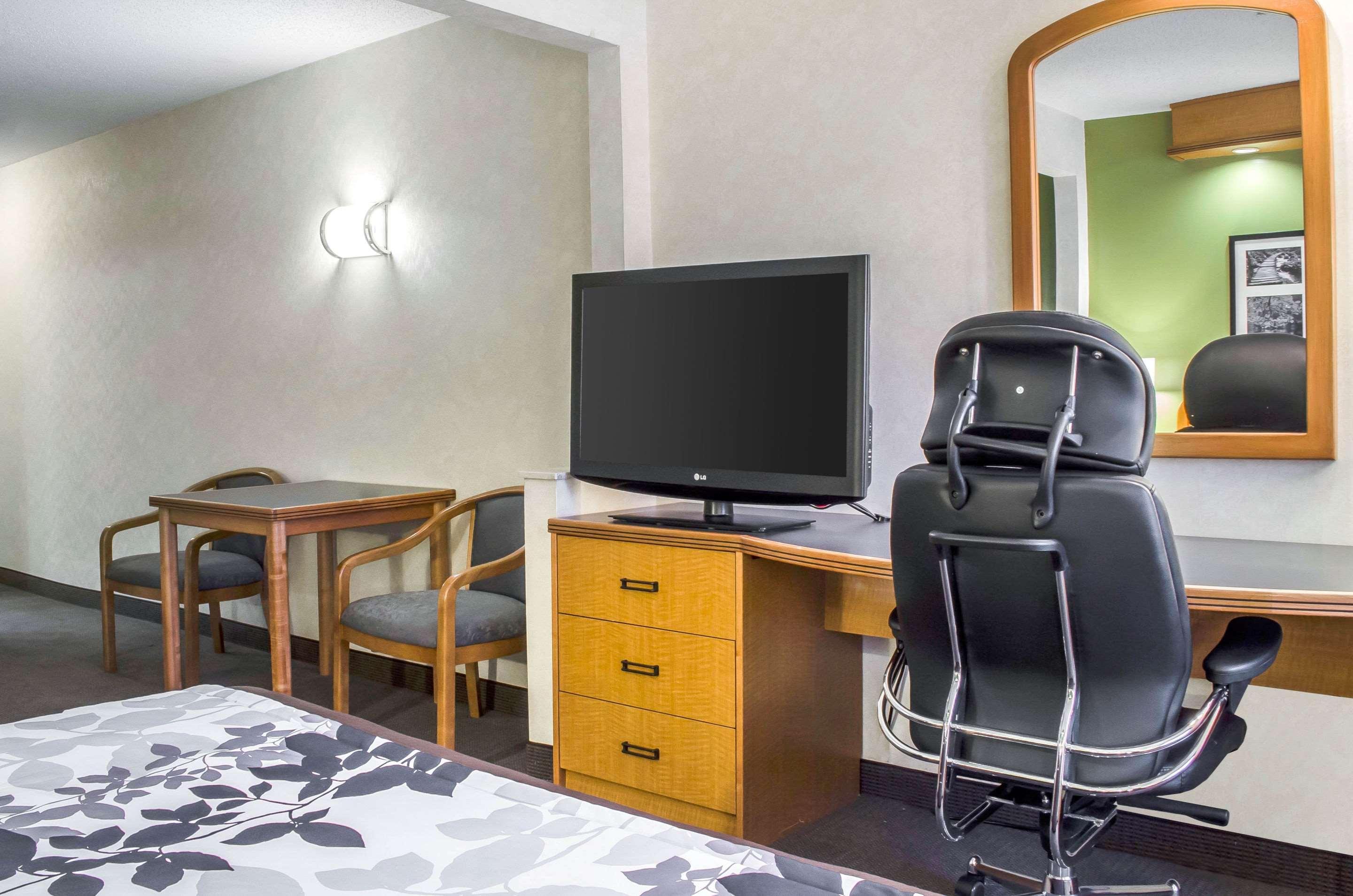 Sleep Inn & Suites Bensalem Buitenkant foto